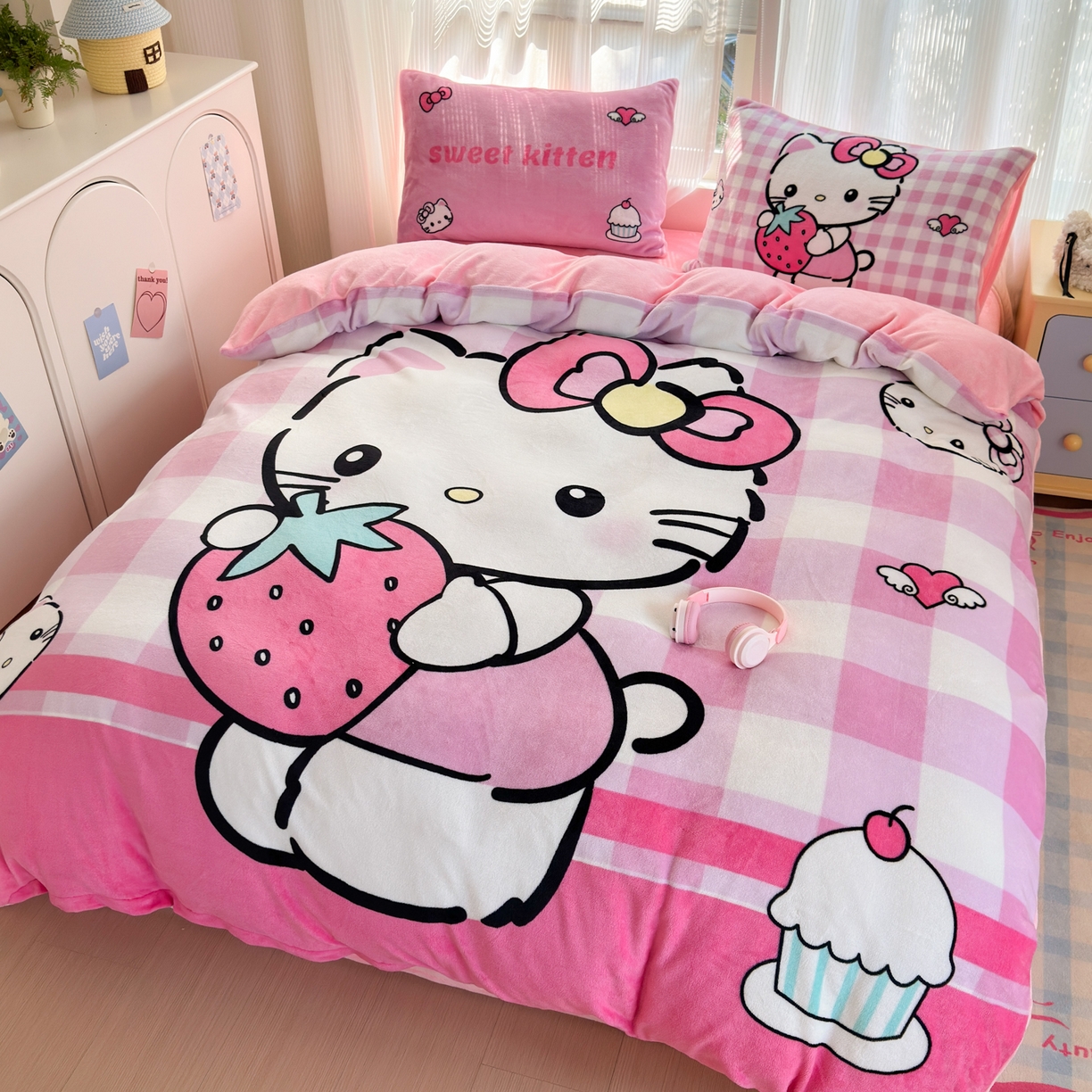 91家纺网 家纺一手货源 找家纺 一霖家纺 2025新款大版卡通牛奶绒四件套 甜心猫咪