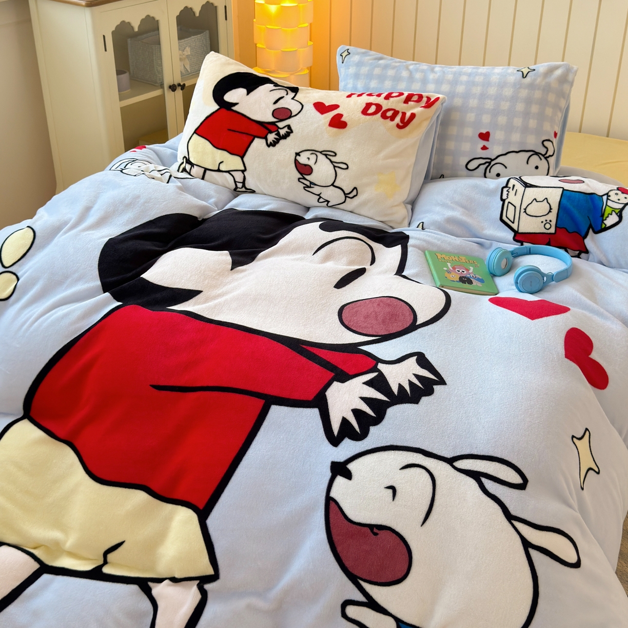 91家纺网 家纺一手货源 找家纺 一霖家纺 2025新款大版卡通牛奶绒四件套 俏皮小新-黄