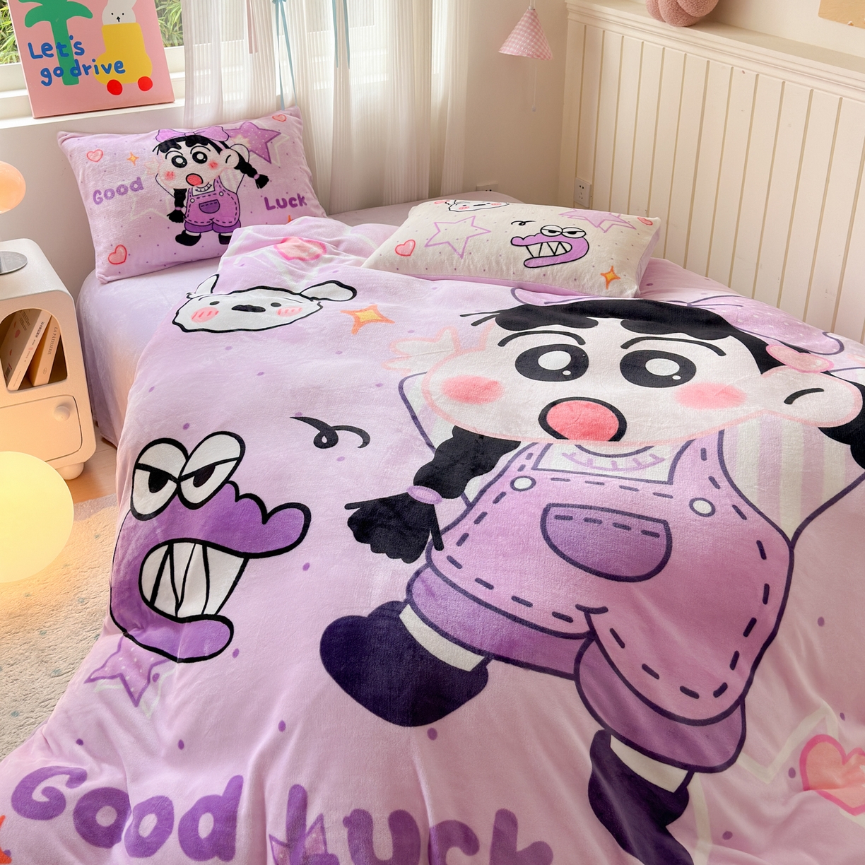 91家纺网 家纺一手货源 找家纺 一霖家纺 2025新款大版卡通牛奶绒四件套 搞怪新新紫