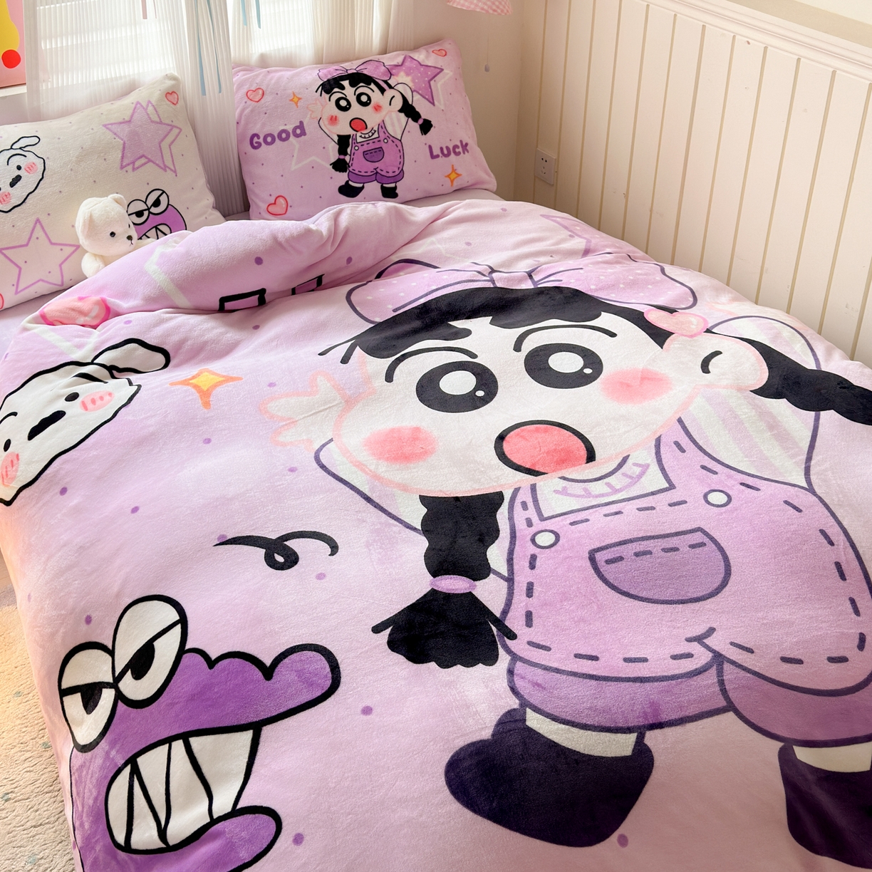 91家纺网 家纺一手货源 找家纺 一霖家纺 2025新款大版卡通牛奶绒四件套 搞怪新新紫
