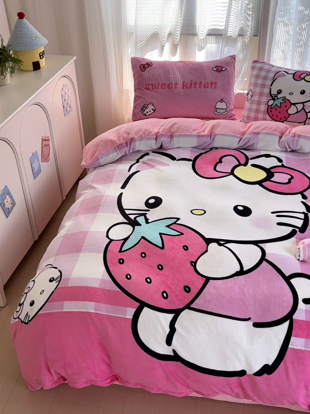 91家纺网 家纺一手货源 找家纺 一霖家纺 2025新款大版卡通牛奶绒四件套 甜心猫咪