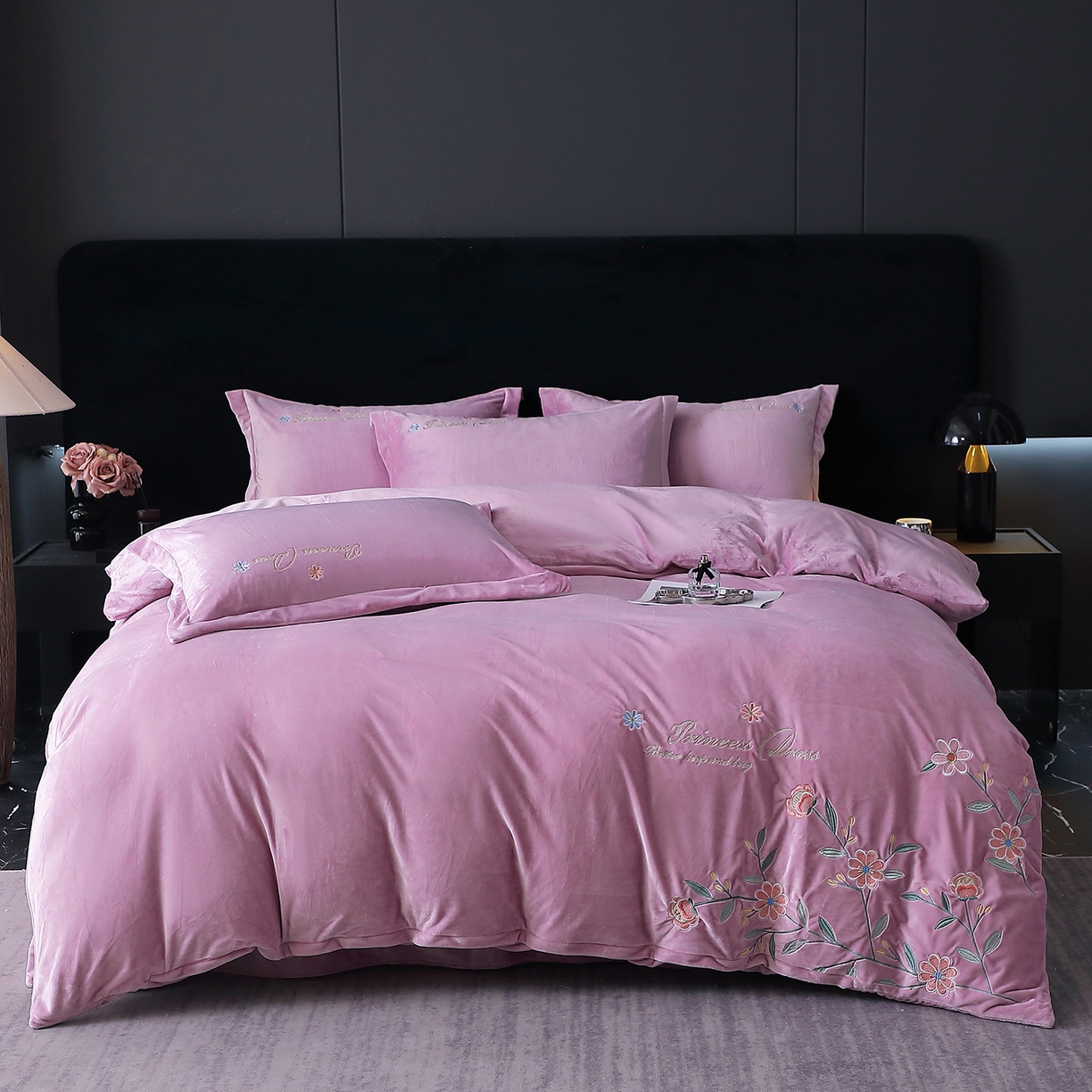 91家纺网 家纺一手货源 找家纺 棠薇家纺 2025秋冬牛奶绒蚕丝绒四件套珊瑚绒床上绒四件套冬季加绒法兰绒 繁花-薰衣紫