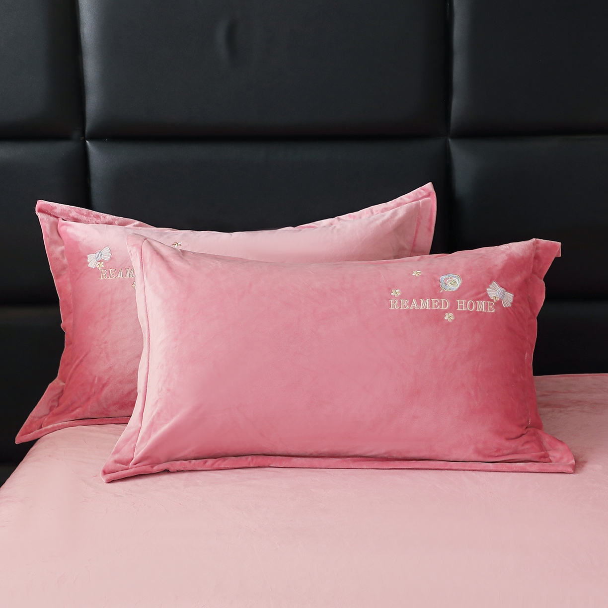 91家纺网 家纺一手货源 找家纺 棠薇家纺 2025秋冬牛奶绒蚕丝绒四件套珊瑚绒床上绒四件套冬季加绒法兰绒 初羡-豆沙