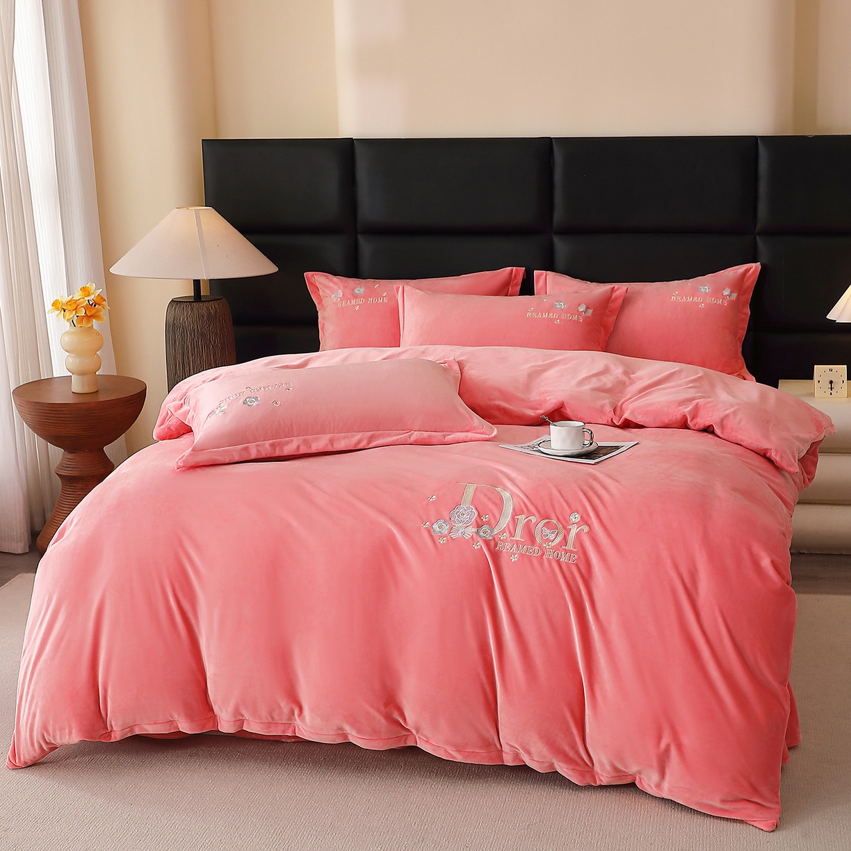 91家纺网 家纺一手货源 找家纺 棠薇家纺 2025秋冬牛奶绒蚕丝绒四件套珊瑚绒床上绒四件套冬季加绒法兰绒 初羡-粉玉