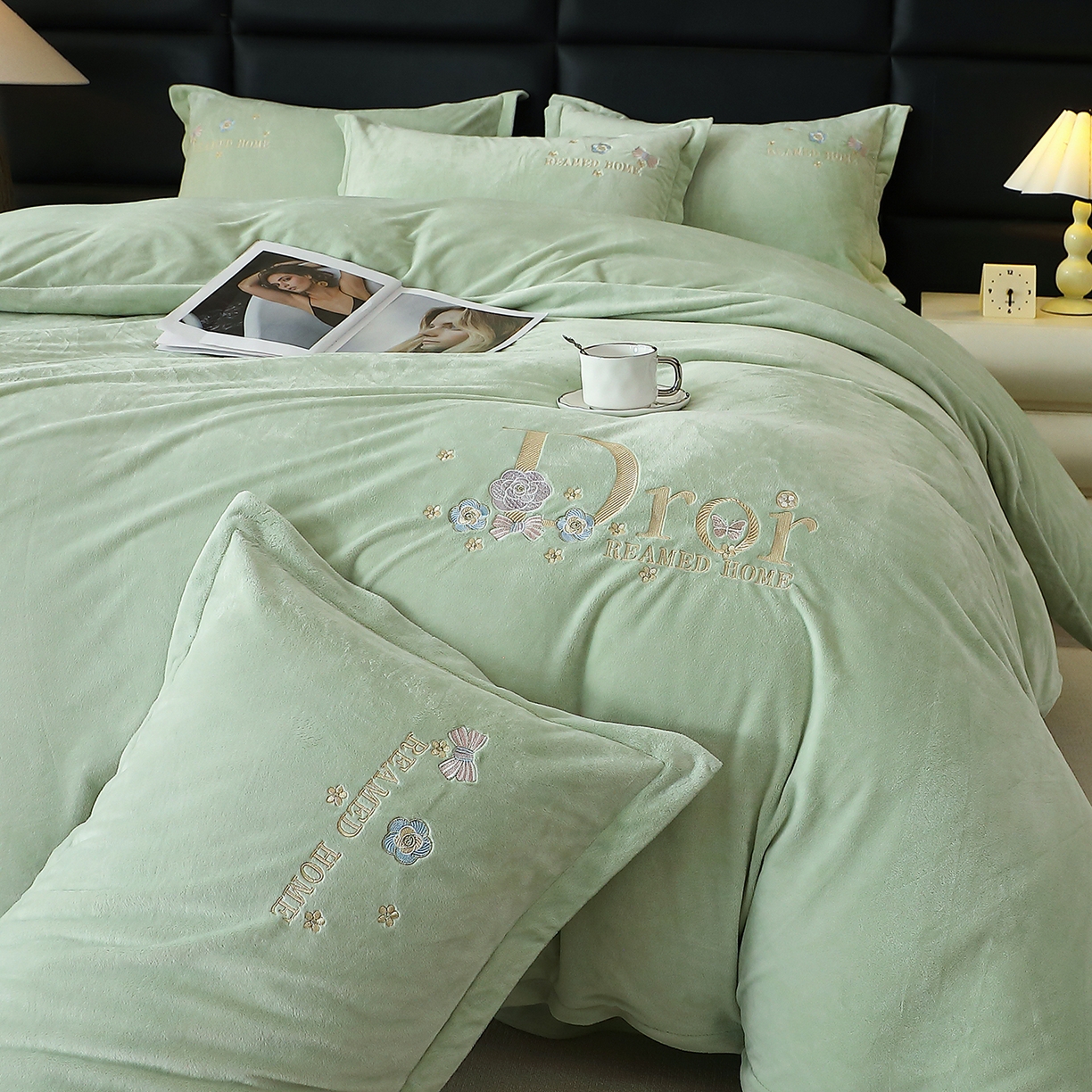 91家纺网 家纺一手货源 找家纺 棠薇家纺 2025秋冬牛奶绒蚕丝绒四件套珊瑚绒床上绒四件套冬季加绒法兰绒 初羡-清新绿