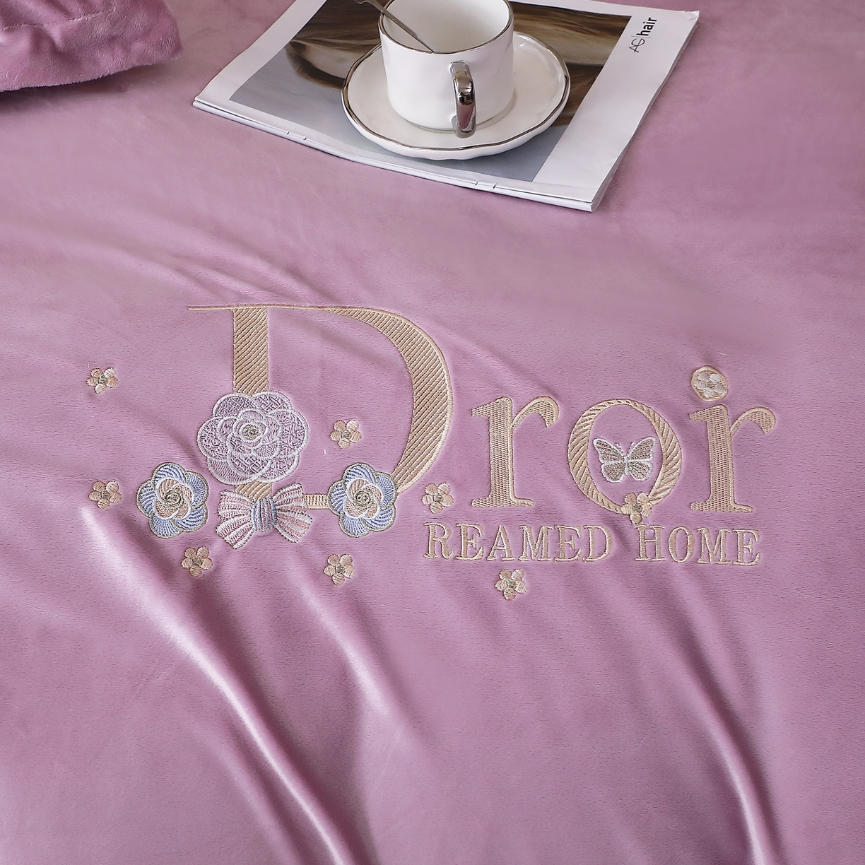 91家纺网 家纺一手货源 找家纺 棠薇家纺 2025秋冬牛奶绒蚕丝绒四件套珊瑚绒床上绒四件套冬季加绒法兰绒 初羡-薰衣紫