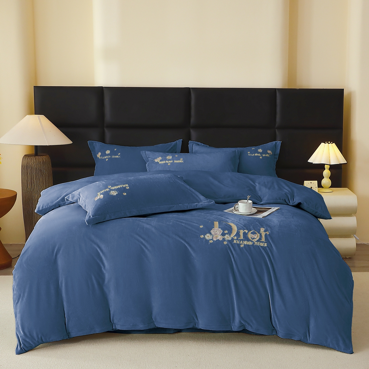 91家纺网 家纺一手货源 找家纺 棠薇家纺 2025秋冬牛奶绒蚕丝绒四件套珊瑚绒床上绒四件套冬季加绒法兰绒 初羡-宾利蓝