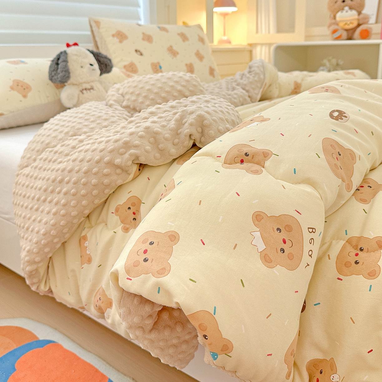 91家纺网 家纺一手货源 找家纺 昊川家纺 2025新款A类水洗双层纱豆豆被春秋被冬被被子被芯 奥利奥小熊