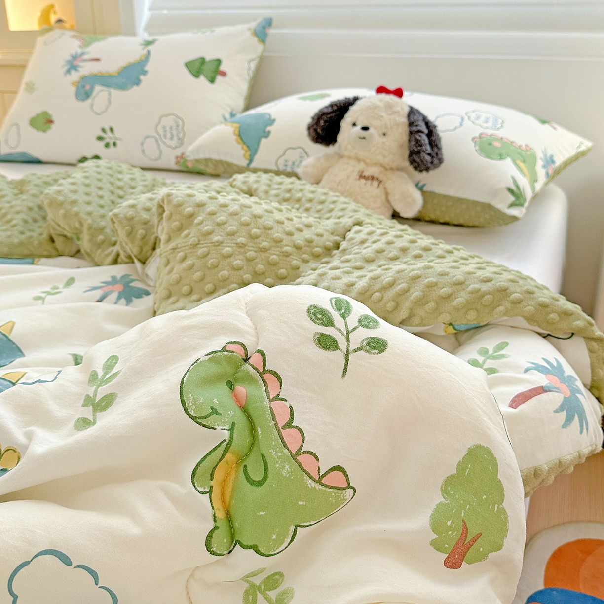 91家纺网 家纺一手货源 找家纺 昊川家纺 2025新款A类水洗双层纱豆豆被春秋被冬被被子被芯 恐龙星球