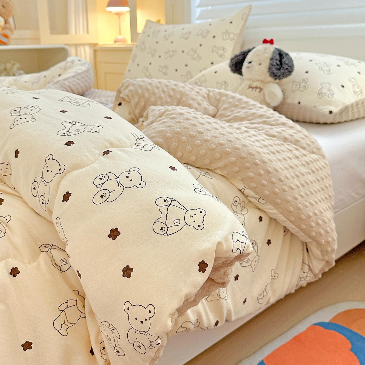 91家纺网 家纺一手货源 找家纺 昊川家纺 2025新款A类水洗双层纱豆豆被春秋被冬被被子被芯 小熊院长