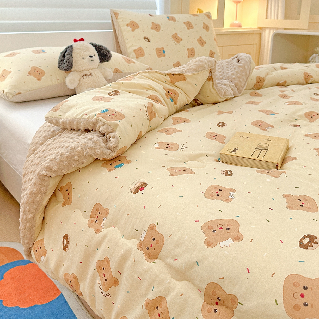 91家纺网 家纺一手货源 找家纺 昊川家纺 2025新款A类水洗双层纱豆豆被春秋被冬被被子被芯 奥利奥小熊