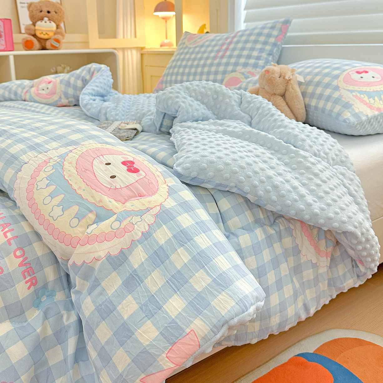 91家纺网 家纺一手货源 找家纺 昊川家纺 2025新款A类水洗双层纱豆豆被春秋被冬被被子被芯 蛋糕KT