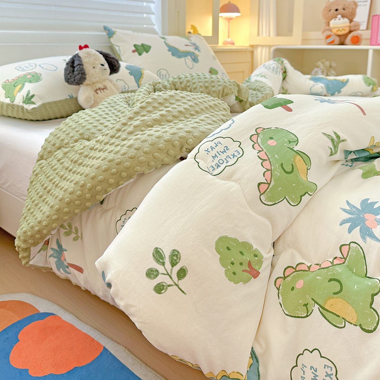 91家纺网 家纺一手货源 找家纺 昊川家纺 2025新款A类水洗双层纱豆豆被春秋被冬被被子被芯 恐龙星球