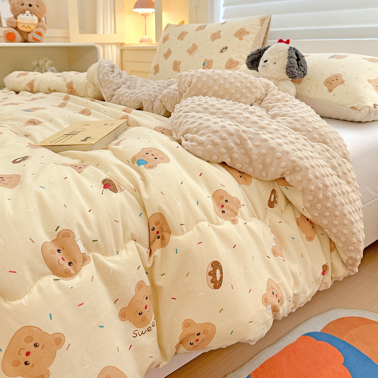 91家纺网 家纺一手货源 找家纺 昊川家纺 2025新款A类水洗双层纱豆豆被春秋被冬被被子被芯 奥利奥小熊