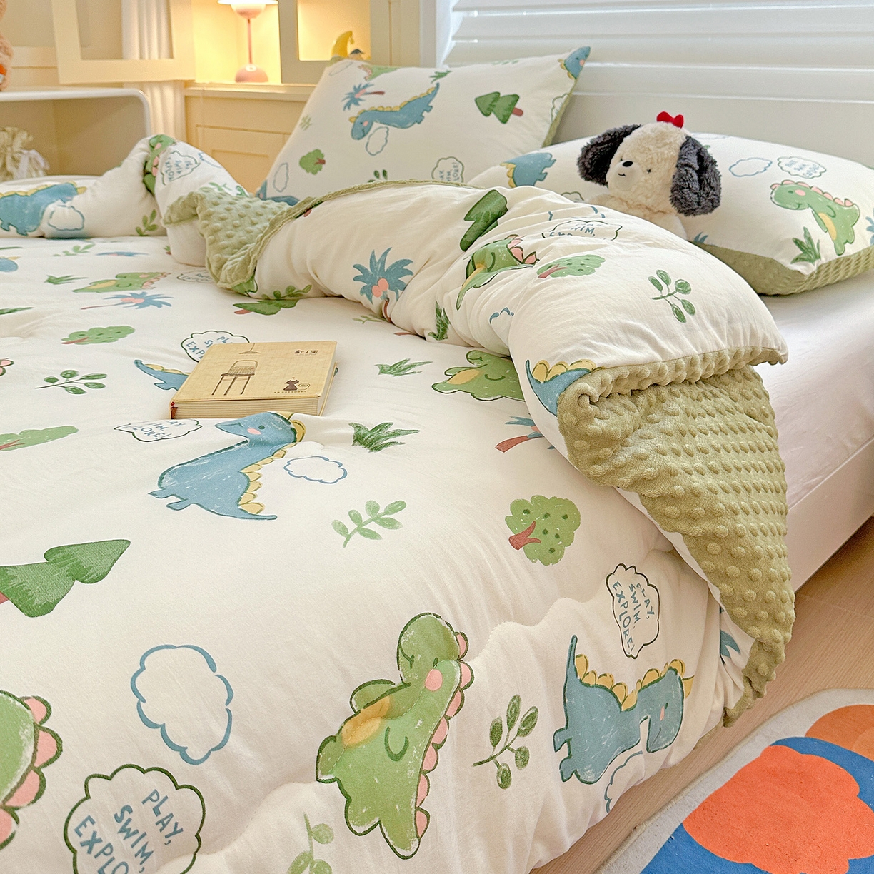 91家纺网 家纺一手货源 找家纺 昊川家纺 2025新款A类水洗双层纱豆豆被春秋被冬被被子被芯 恐龙星球