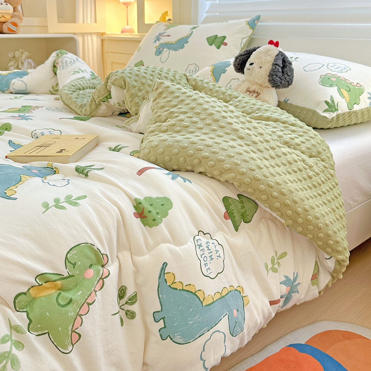 91家纺网 家纺一手货源 找家纺 昊川家纺 2025新款A类水洗双层纱豆豆被春秋被冬被被子被芯 恐龙星球