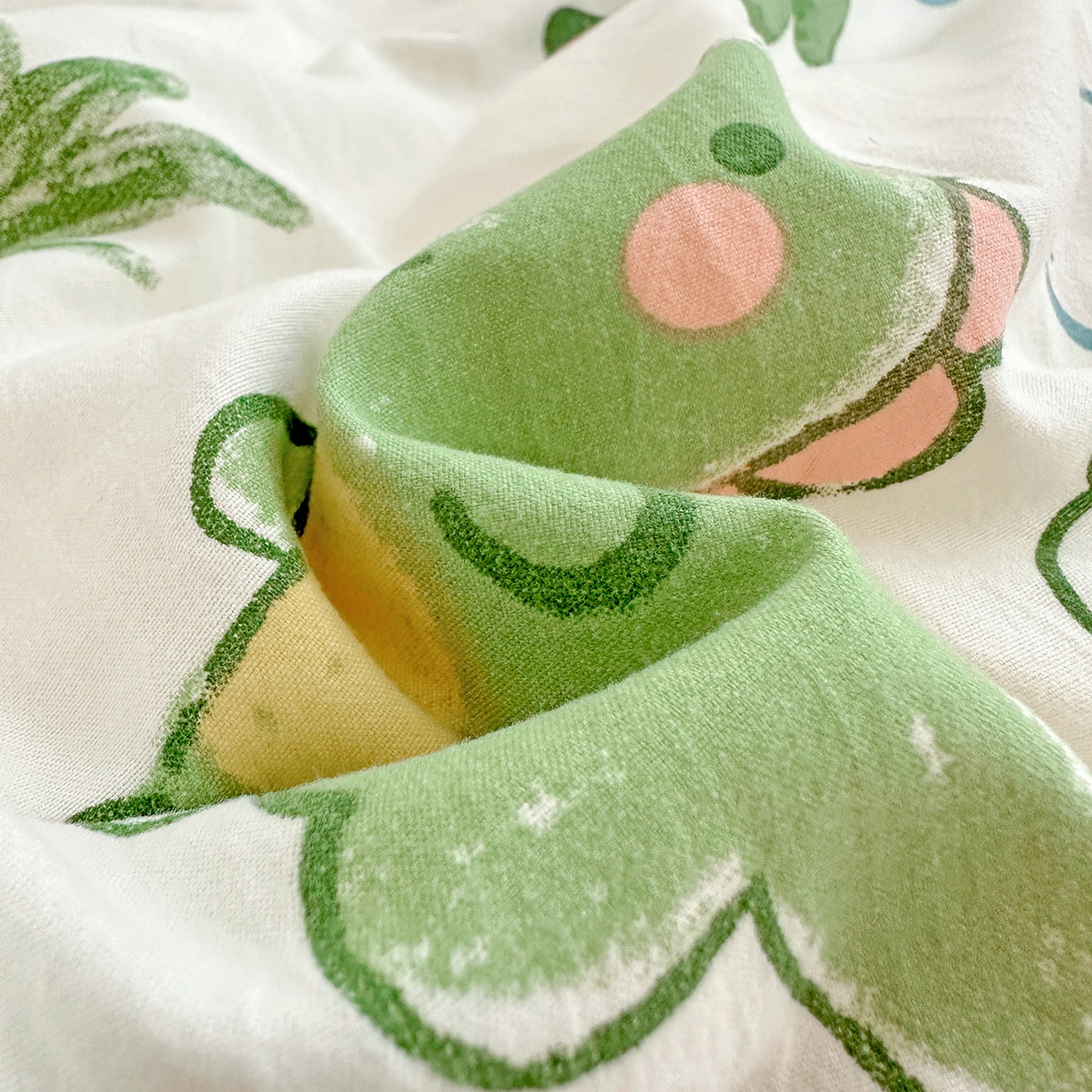 91家纺网 家纺一手货源 找家纺 昊川家纺 2025新款A类水洗双层纱豆豆被春秋被冬被被子被芯 恐龙星球