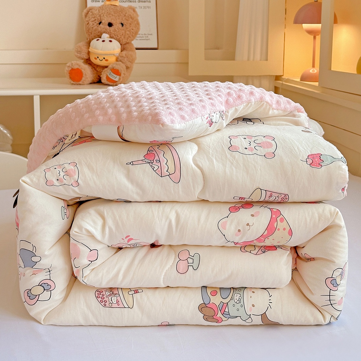 91家纺网 家纺一手货源 找家纺 昊川家纺 2025新款A类水洗双层纱豆豆被春秋被冬被被子被芯 奶猫