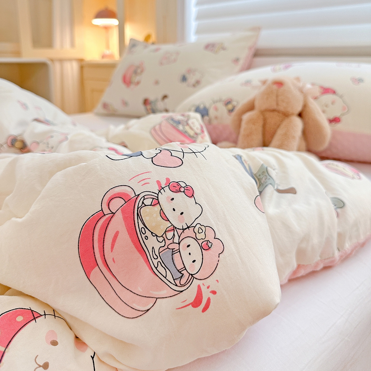 91家纺网 家纺一手货源 找家纺 昊川家纺 2025新款A类水洗双层纱豆豆被春秋被冬被被子被芯 奶猫