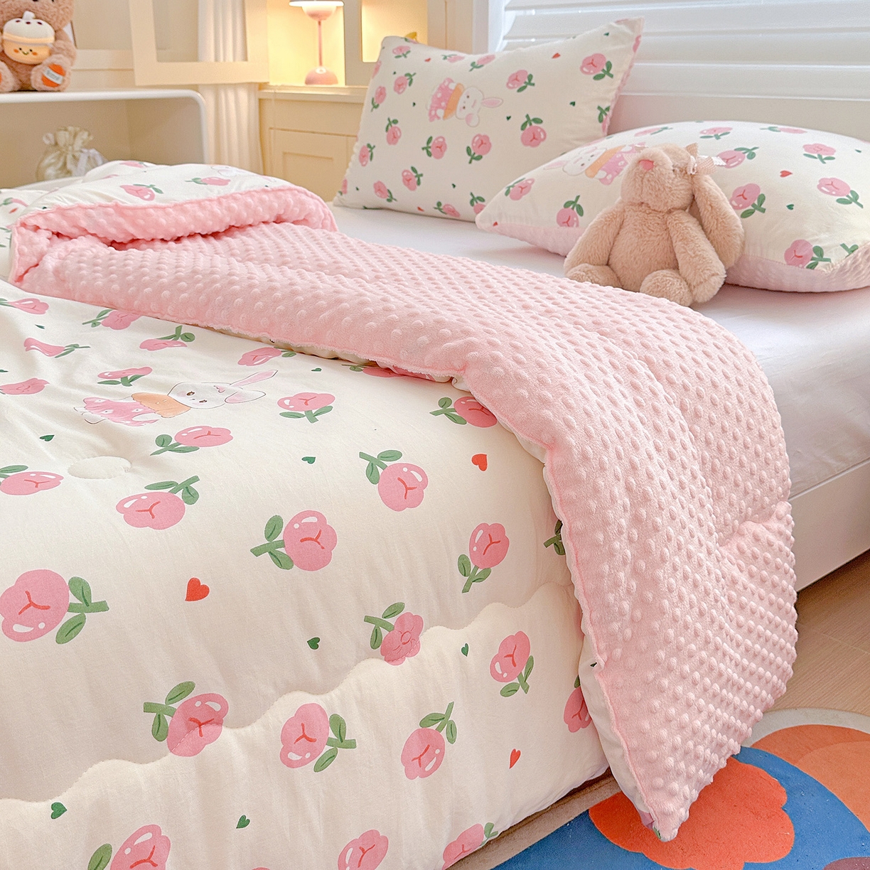 91家纺网 家纺一手货源 找家纺 昊川家纺 2025新款A类水洗双层纱豆豆被春秋被冬被被子被芯 蔓塔玫瑰