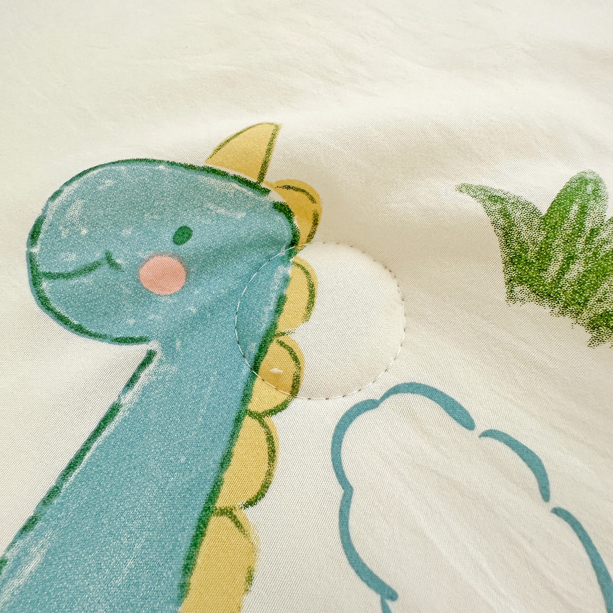 91家纺网 家纺一手货源 找家纺 昊川家纺 2025新款A类水洗双层纱豆豆被春秋被冬被被子被芯 恐龙星球