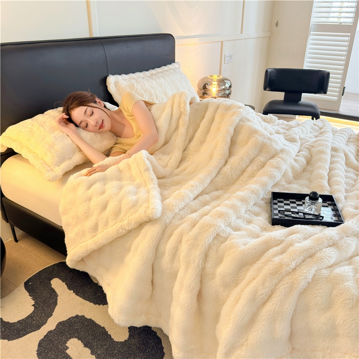 91家纺网 家纺一手货源 找家纺 2025新款泡泡绒毛毯仿兔毛绒毛毯毯子 科伦娜兔毛绒-奶白