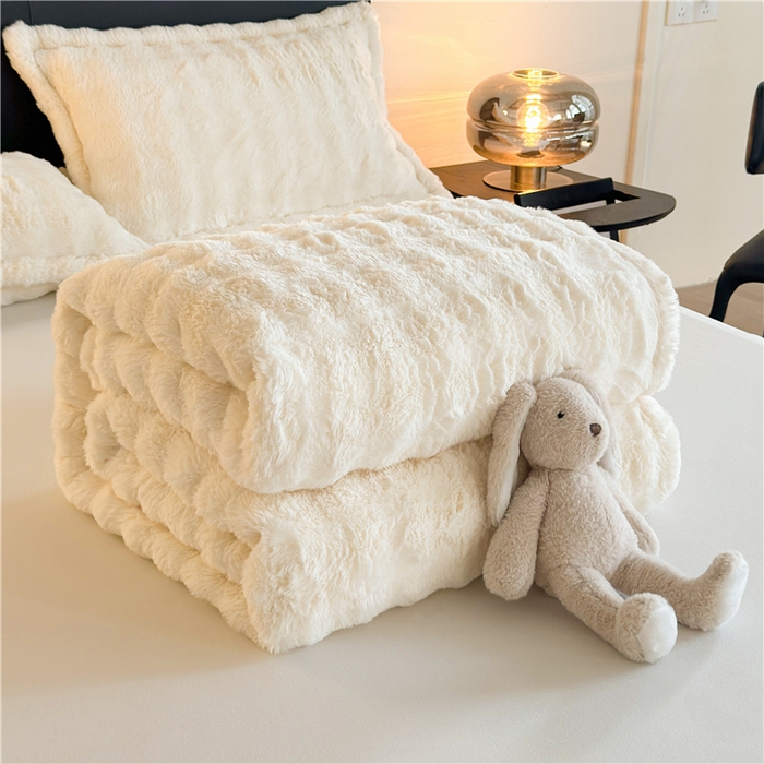 91家纺网 家纺一手货源 找家纺 2025新款泡泡绒毛毯仿兔毛绒毛毯毯子 科伦娜兔毛绒-奶白