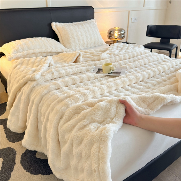 91家纺网 家纺一手货源 找家纺 2025新款泡泡绒毛毯仿兔毛绒毛毯毯子 科伦娜兔毛绒-奶白