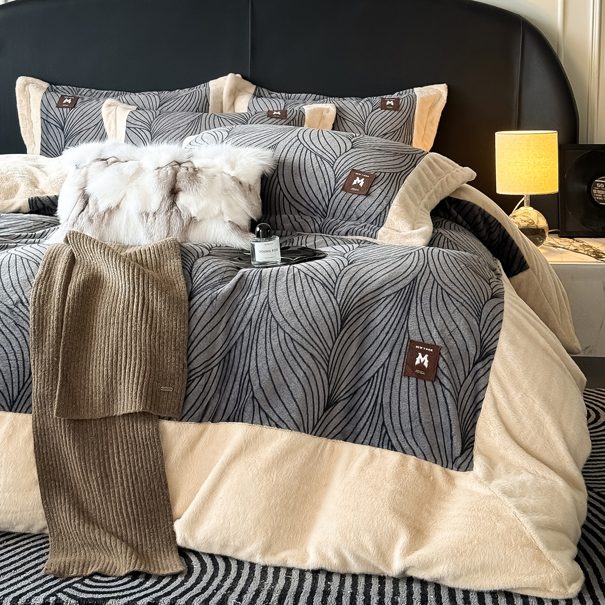 91家纺网 家纺一手货源 找家纺 懒猫家纺 2025新款轻奢拼角欧貂绒系列四件套 简欧-灰