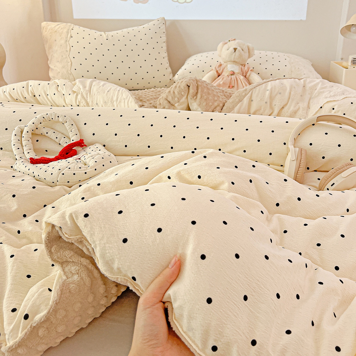 91家纺网 家纺一手货源 找家纺 昊川家纺 2025新款云感针织全棉花边豆豆被春秋被冬被被子被芯 米波点