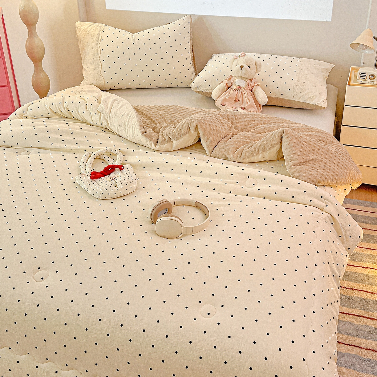 91家纺网 家纺一手货源 找家纺 昊川家纺 2025新款云感针织全棉花边豆豆被春秋被冬被被子被芯 米波点