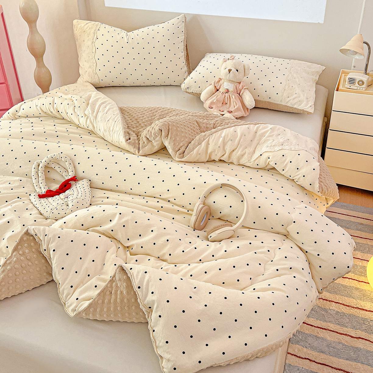 91家纺网 家纺一手货源 找家纺 昊川家纺 2025新款云感针织全棉花边豆豆被春秋被冬被被子被芯 米波点