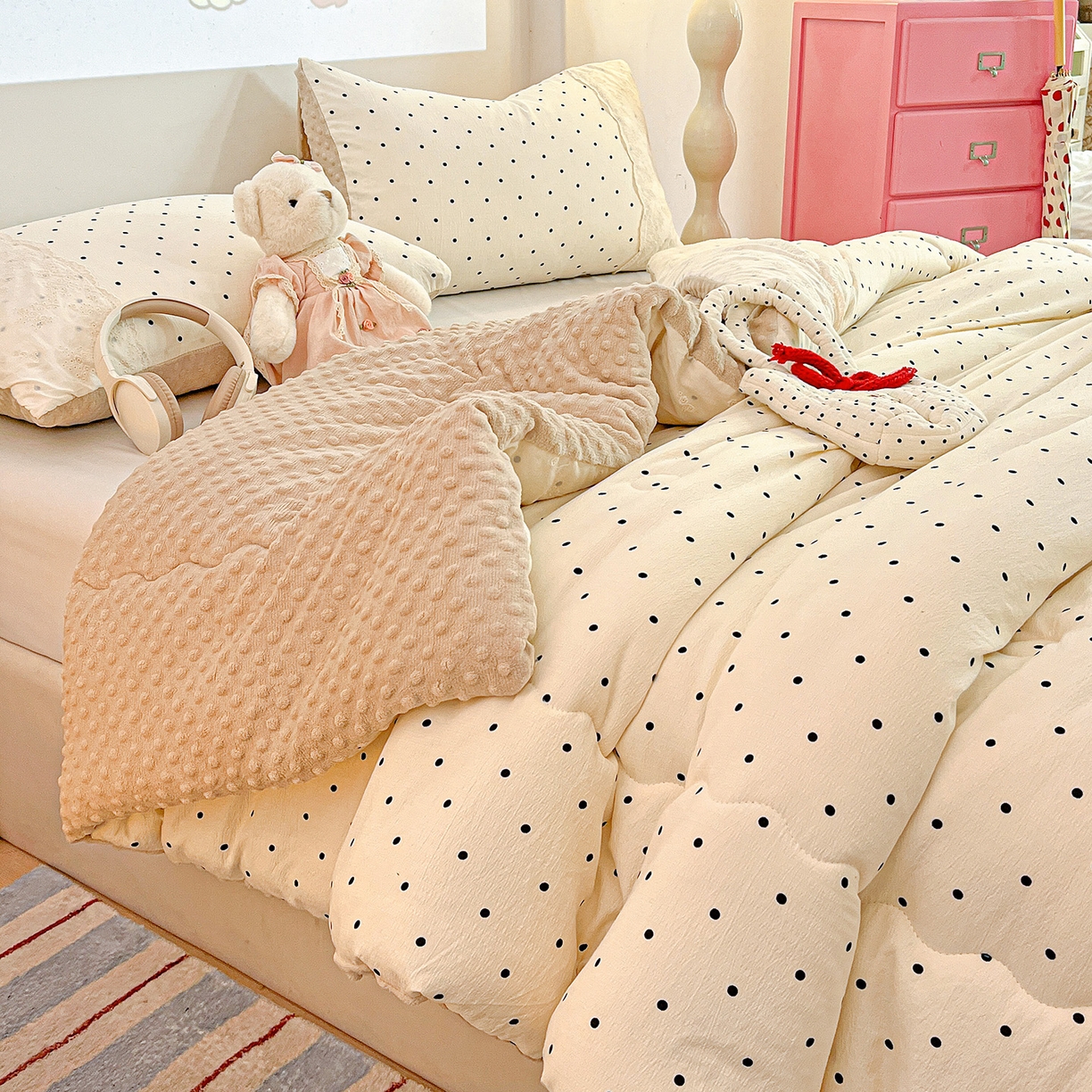 91家纺网 家纺一手货源 找家纺 昊川家纺 2025新款云感针织全棉花边豆豆被春秋被冬被被子被芯 米波点