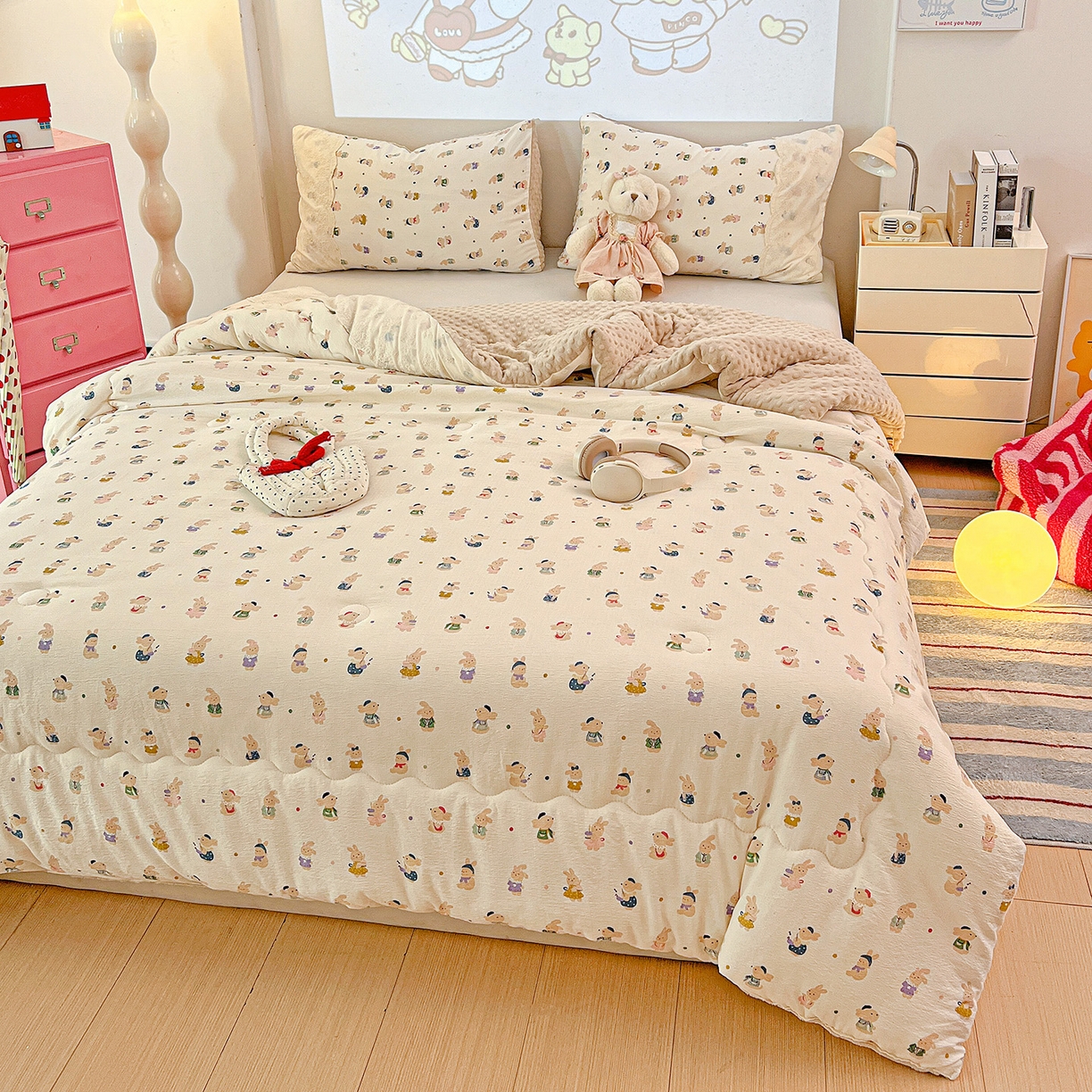 91家纺网 家纺一手货源 找家纺 昊川家纺 2025新款云感针织全棉花边豆豆被春秋被冬被被子被芯 兔子集合