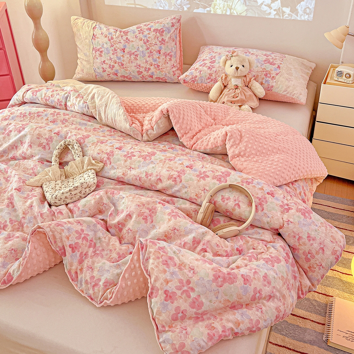 91家纺网 家纺一手货源 找家纺 昊川家纺 2025新款云感针织全棉花边豆豆被春秋被冬被被子被芯 十里桃花