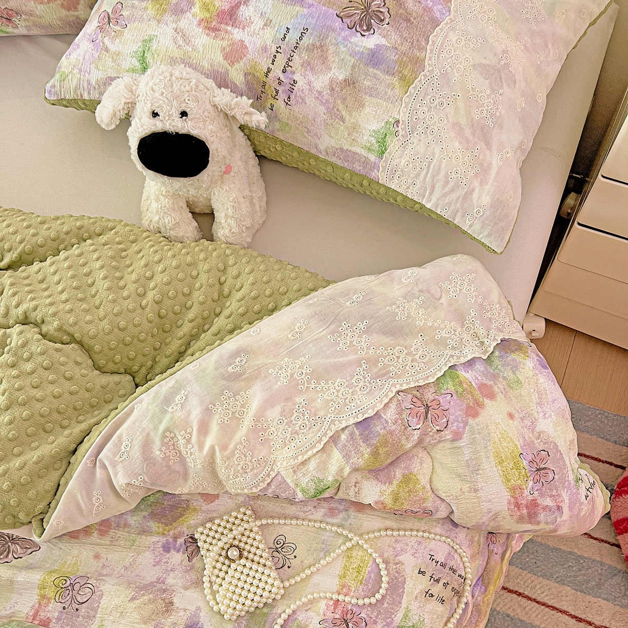 91家纺网 家纺一手货源 找家纺 昊川家纺 2025新款云感针织全棉花边豆豆被春秋被冬被被子被芯 油彩蝴蝶