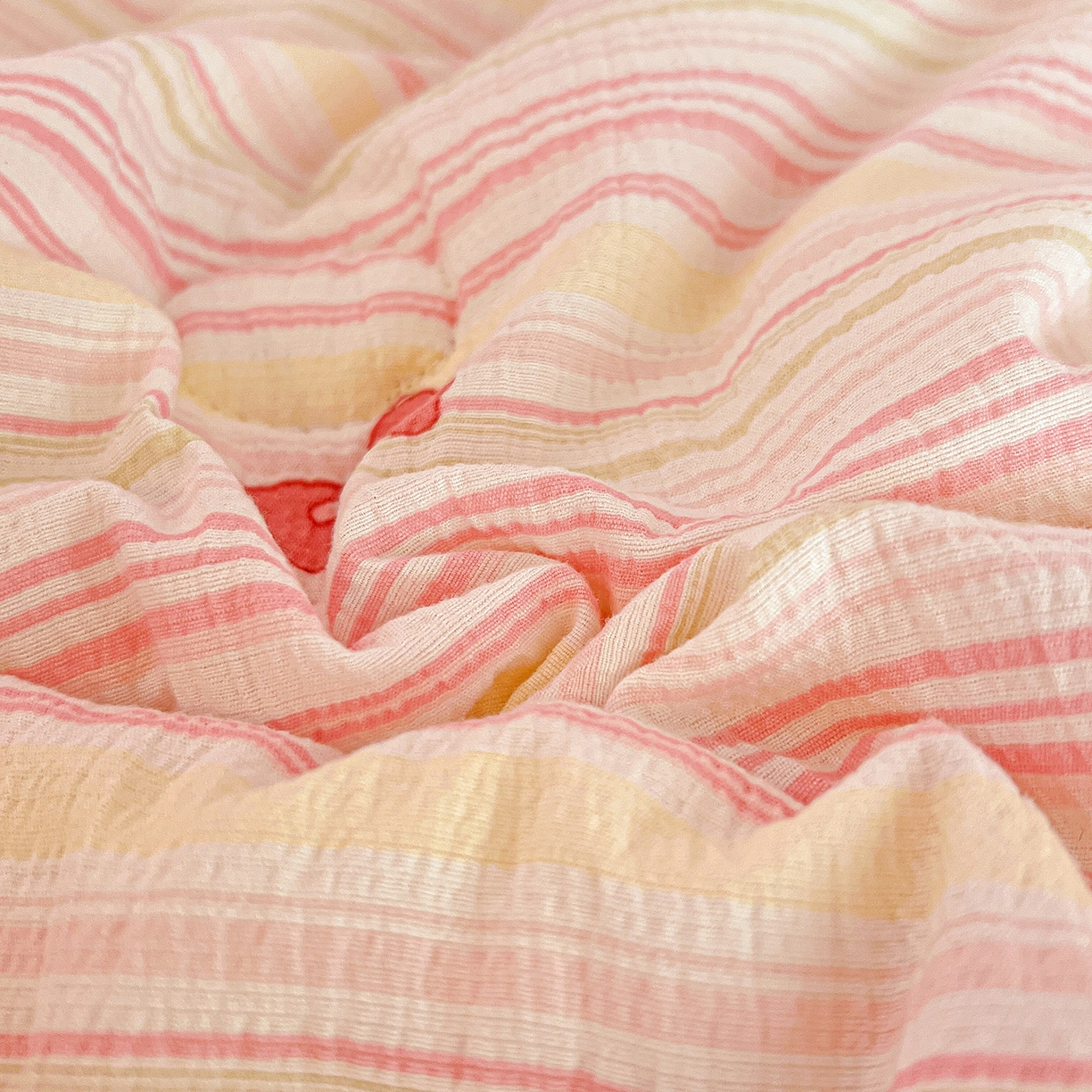 91家纺网 家纺一手货源 找家纺 昊川家纺 2025新款云感针织全棉花边豆豆被春秋被冬被被子被芯 遇见彩虹