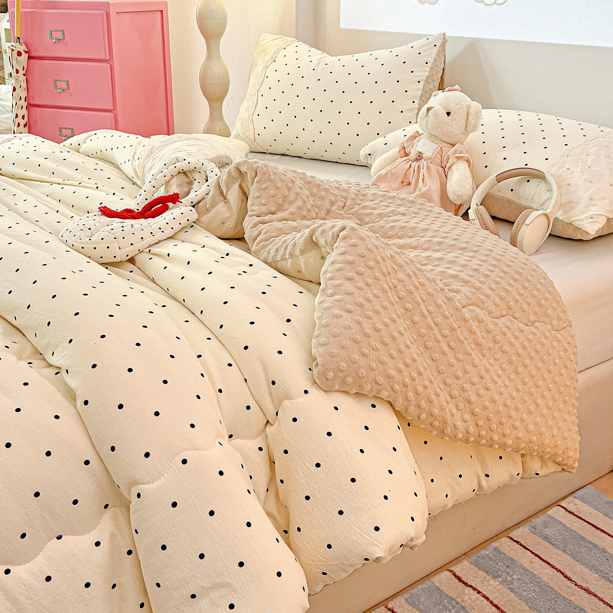 91家纺网 家纺一手货源 找家纺 昊川家纺 2025新款云感针织全棉花边豆豆被春秋被冬被被子被芯 米波点