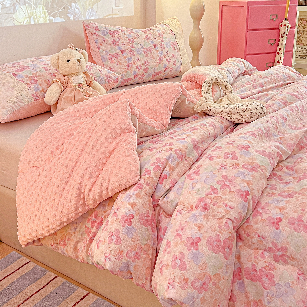 91家纺网 家纺一手货源 找家纺 昊川家纺 2025新款云感针织全棉花边豆豆被春秋被冬被被子被芯 十里桃花