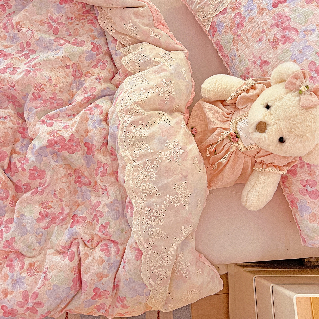 91家纺网 家纺一手货源 找家纺 昊川家纺 2025新款云感针织全棉花边豆豆被春秋被冬被被子被芯 十里桃花