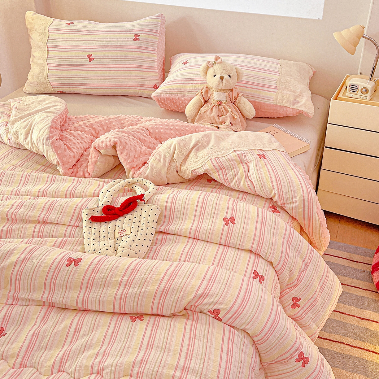 91家纺网 家纺一手货源 找家纺 昊川家纺 2025新款云感针织全棉花边豆豆被春秋被冬被被子被芯 遇见彩虹