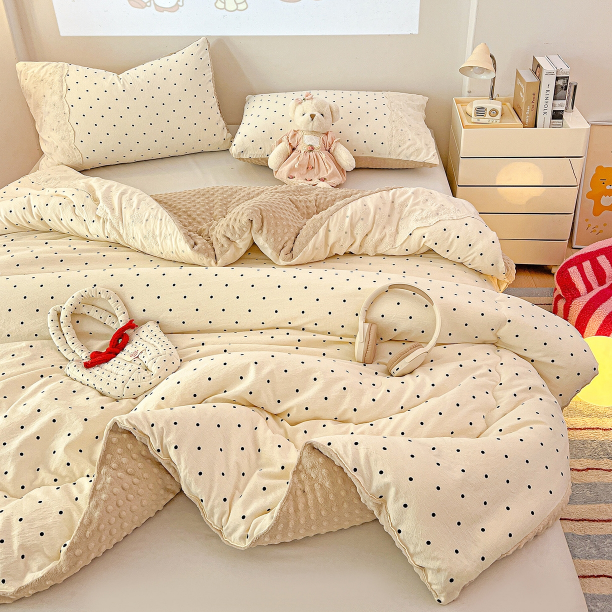 91家纺网 家纺一手货源 找家纺 昊川家纺 2025新款云感针织全棉花边豆豆被春秋被冬被被子被芯 米波点