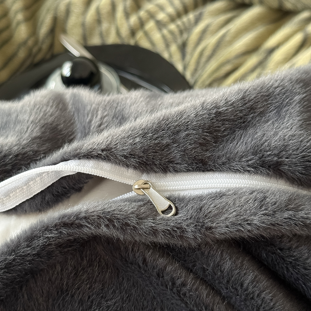 91家纺网 家纺一手货源 找家纺 懒猫家纺 2025新款轻奢拼角欧貂绒系列四件套 简欧-绿