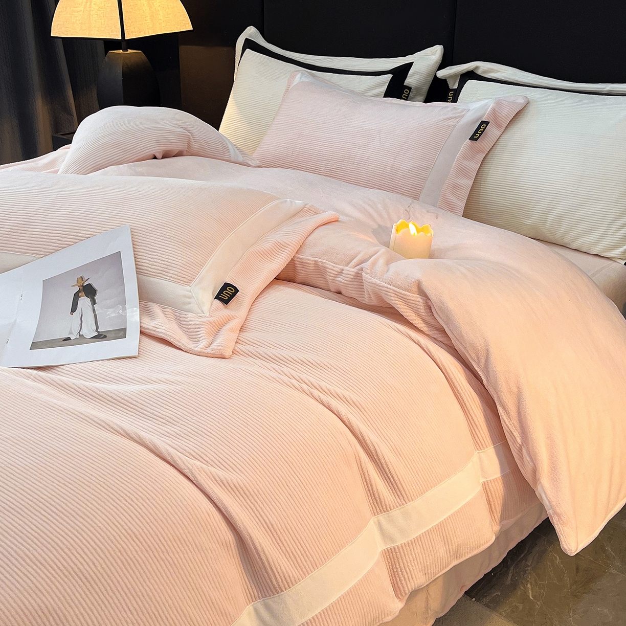 91家纺网 家纺一手货源 找家纺 吾秀家居 2025新款手工织带工艺款雕花牛奶绒烂花四件套 - 绽放 绽放-条纹玉