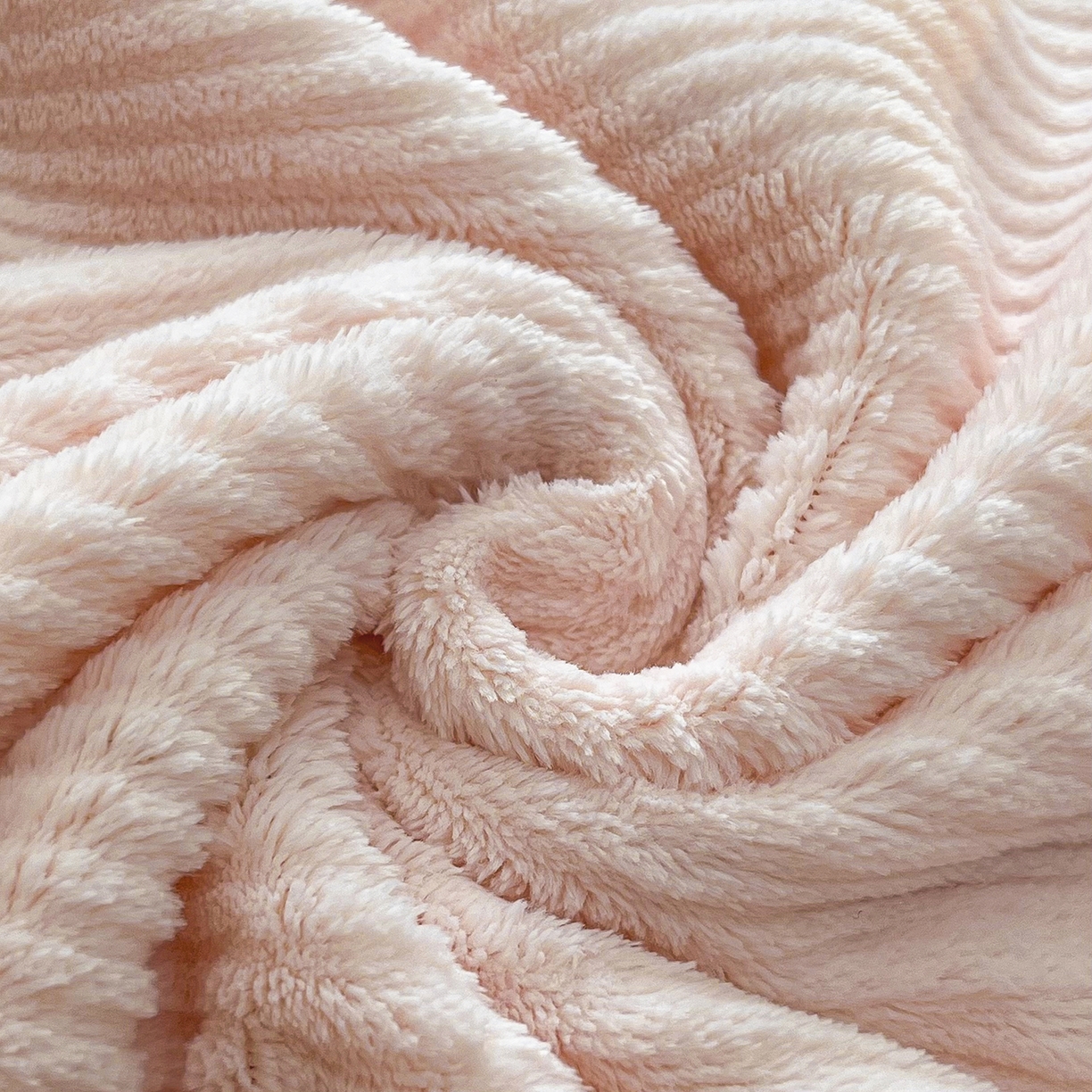 91家纺网 家纺一手货源 找家纺 吾秀家居 2025新款手工织带工艺款雕花牛奶绒烂花四件套 - 绽放 绽放-条纹玉