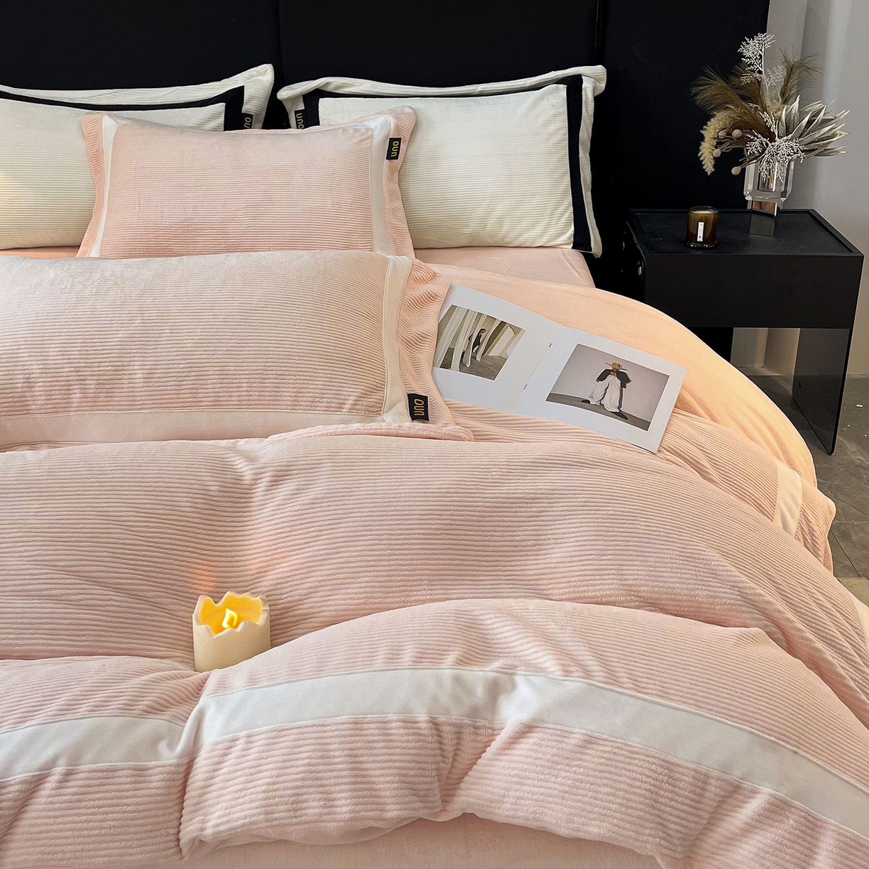 91家纺网 家纺一手货源 找家纺 吾秀家居 2025新款手工织带工艺款雕花牛奶绒烂花四件套 - 绽放 绽放-条纹玉