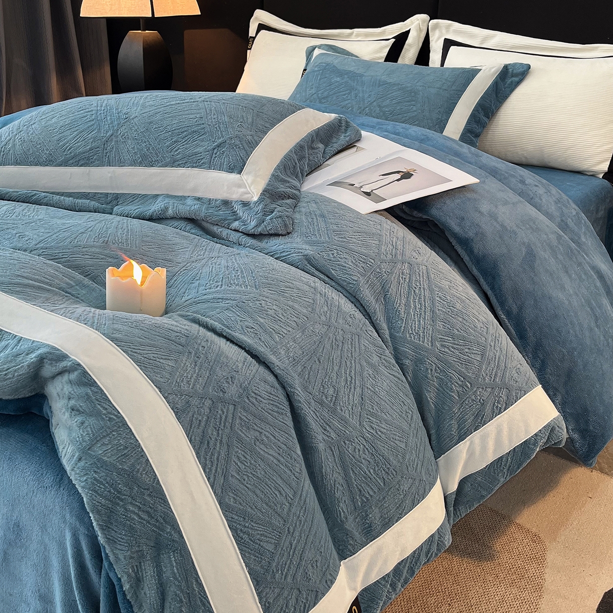 91家纺网 家纺一手货源 找家纺 吾秀家居 2025新款手工织带工艺款雕花牛奶绒烂花四件套 - 绽放 绽放-叶纹兰