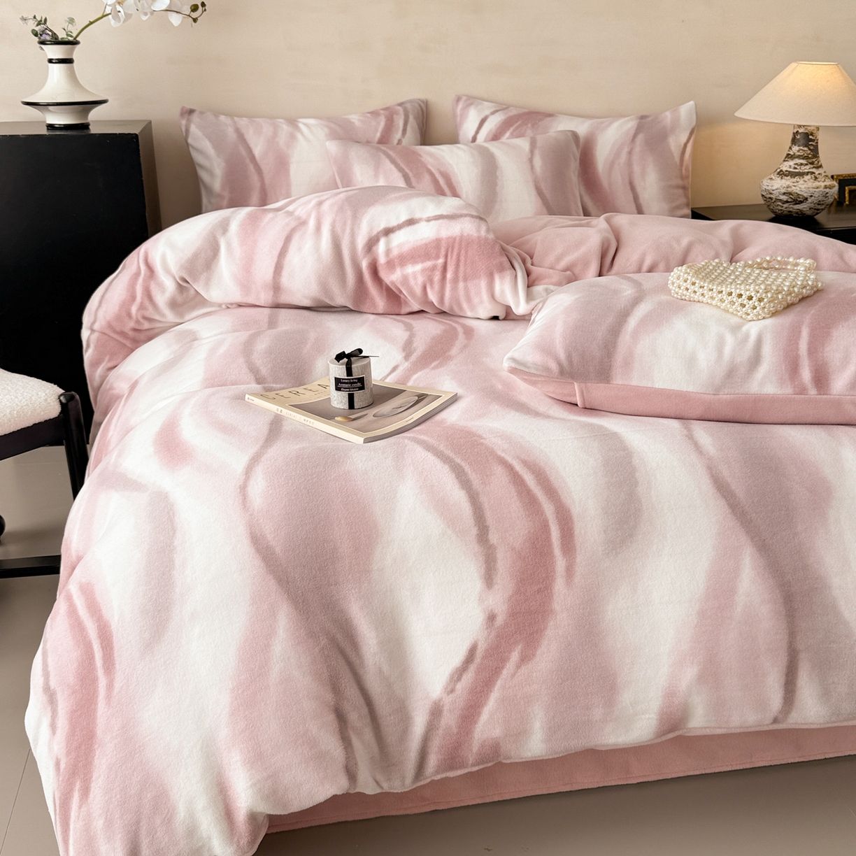 91家纺网 家纺一手货源 找家纺 懒猫家纺 2025新款印花海獭绒加厚保暖四件套 渐变律动