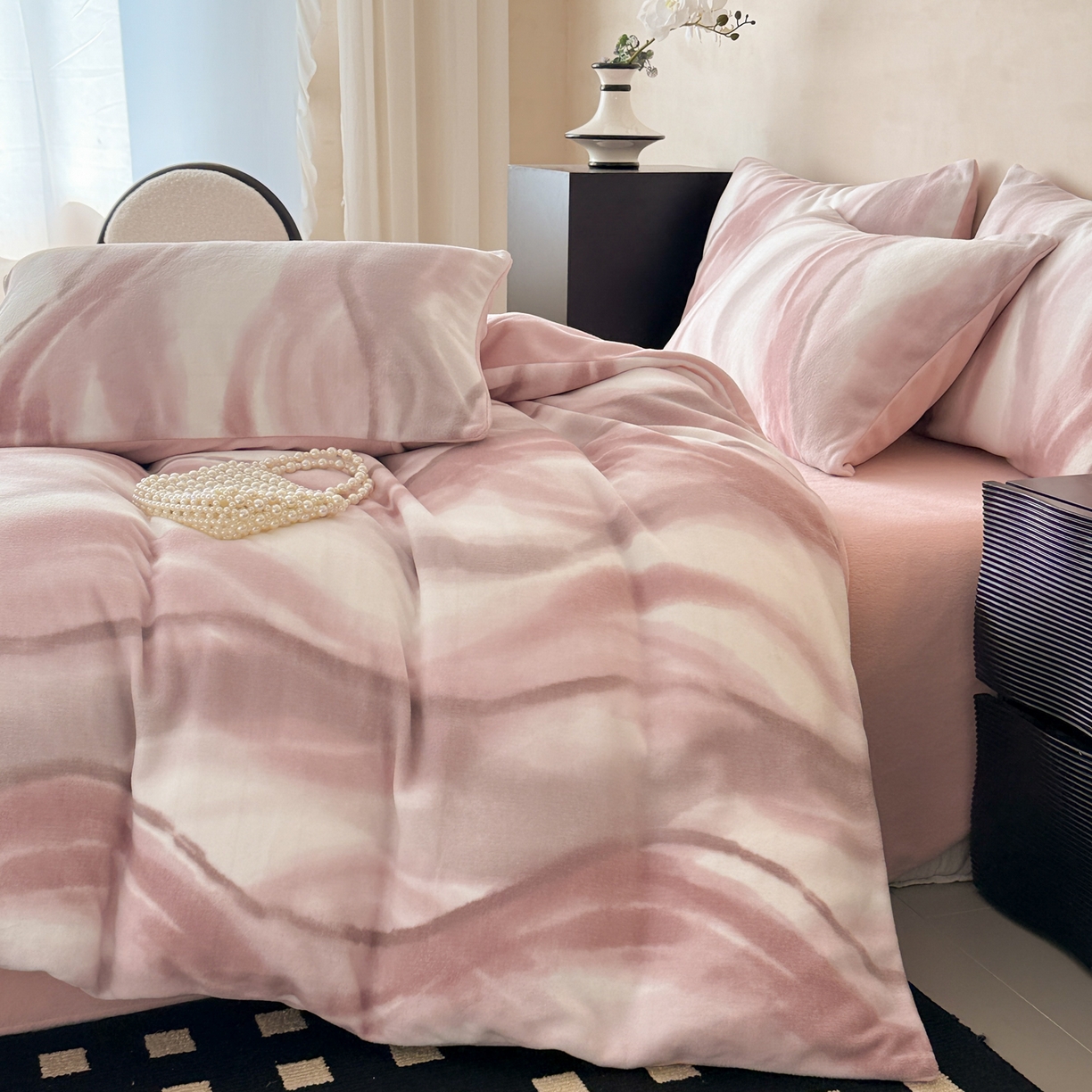 91家纺网 家纺一手货源 找家纺 懒猫家纺 2025新款印花海獭绒加厚保暖四件套 渐变律动