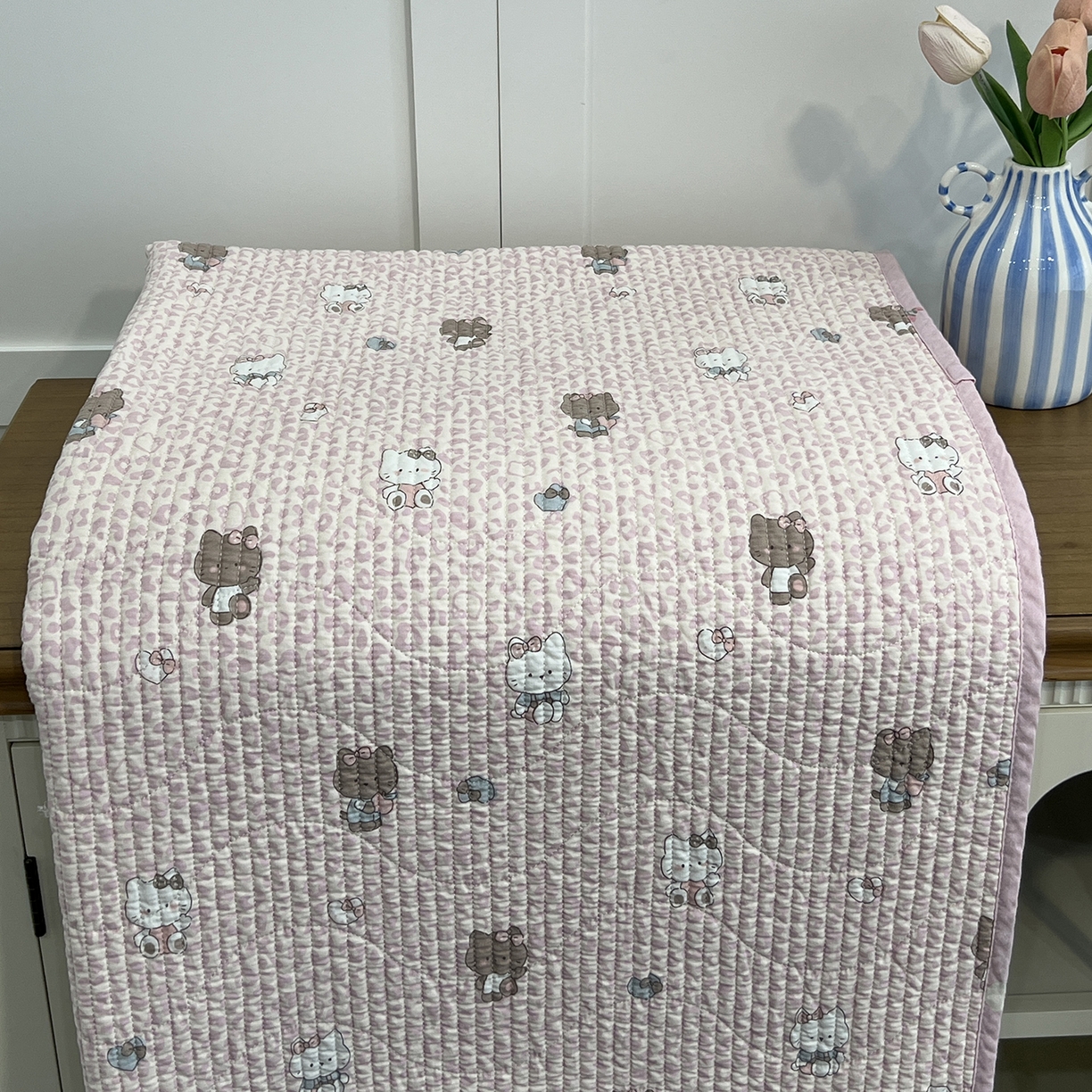 91家纺网 家纺一手货源 找家纺 沐纯家居 2025新款跑量款双面纯棉印花水洗床盖 豹纹猫